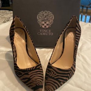 Mocha Textured Zebra 3.5” heels